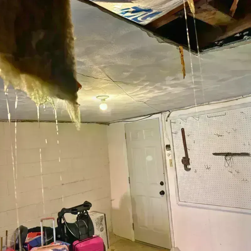 Before and after water damage restoration in Markham, IL